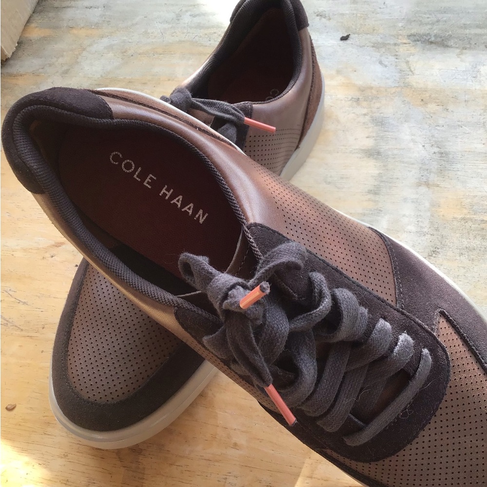 Like NEW men’s Cole Hann sneakers